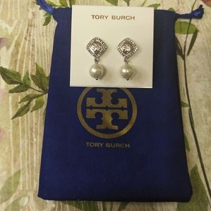 Tb Gold Pearl pendants earrings